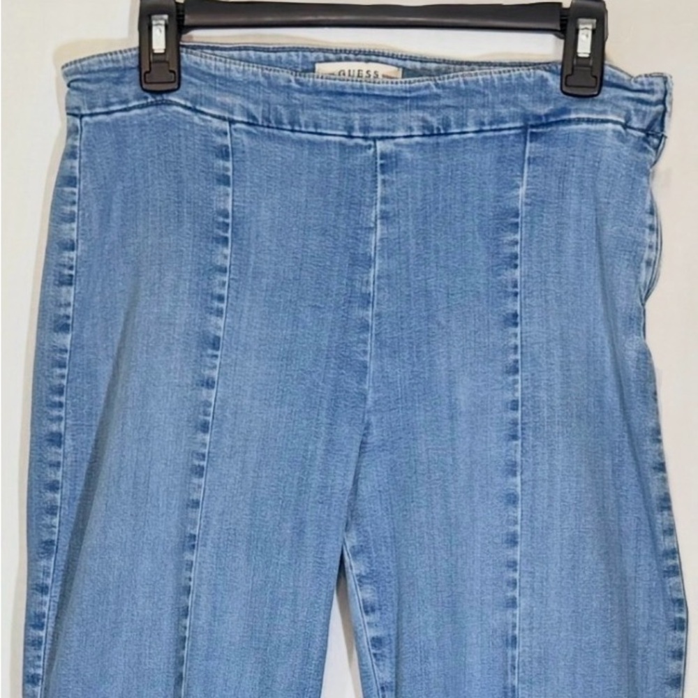 GUESS Sofia 1981 Light Wash Frayed Ankle Flare Jeans Size 30 - Picture 7 of 14